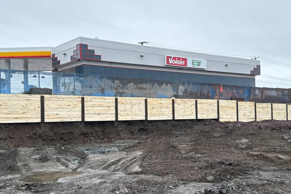 Poursuite des travaux de décontamination et d'excavation